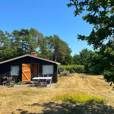 Beautifully Situated Classic Wooden Summercottage Nyaraló *
