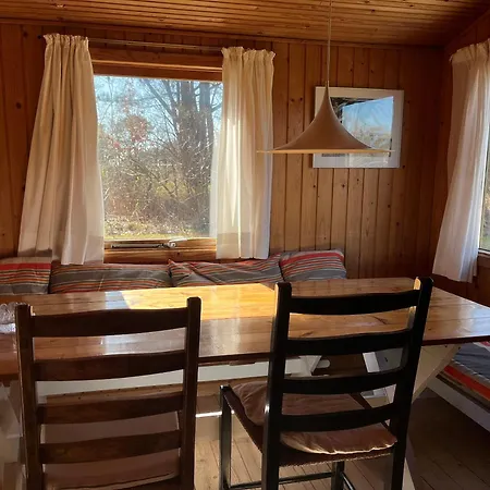Dom wakacyjny Beautifully Situated Classic Wooden Summercottage